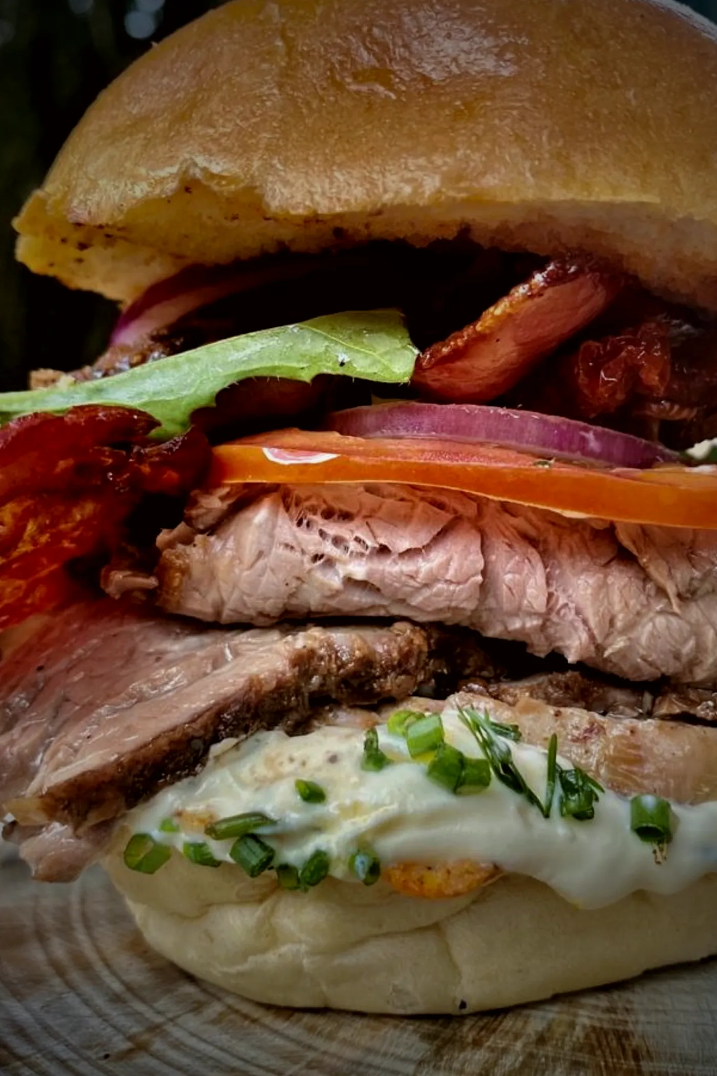 Hamburguesa Treinta y seis de roastbeef con tocineta ahumada