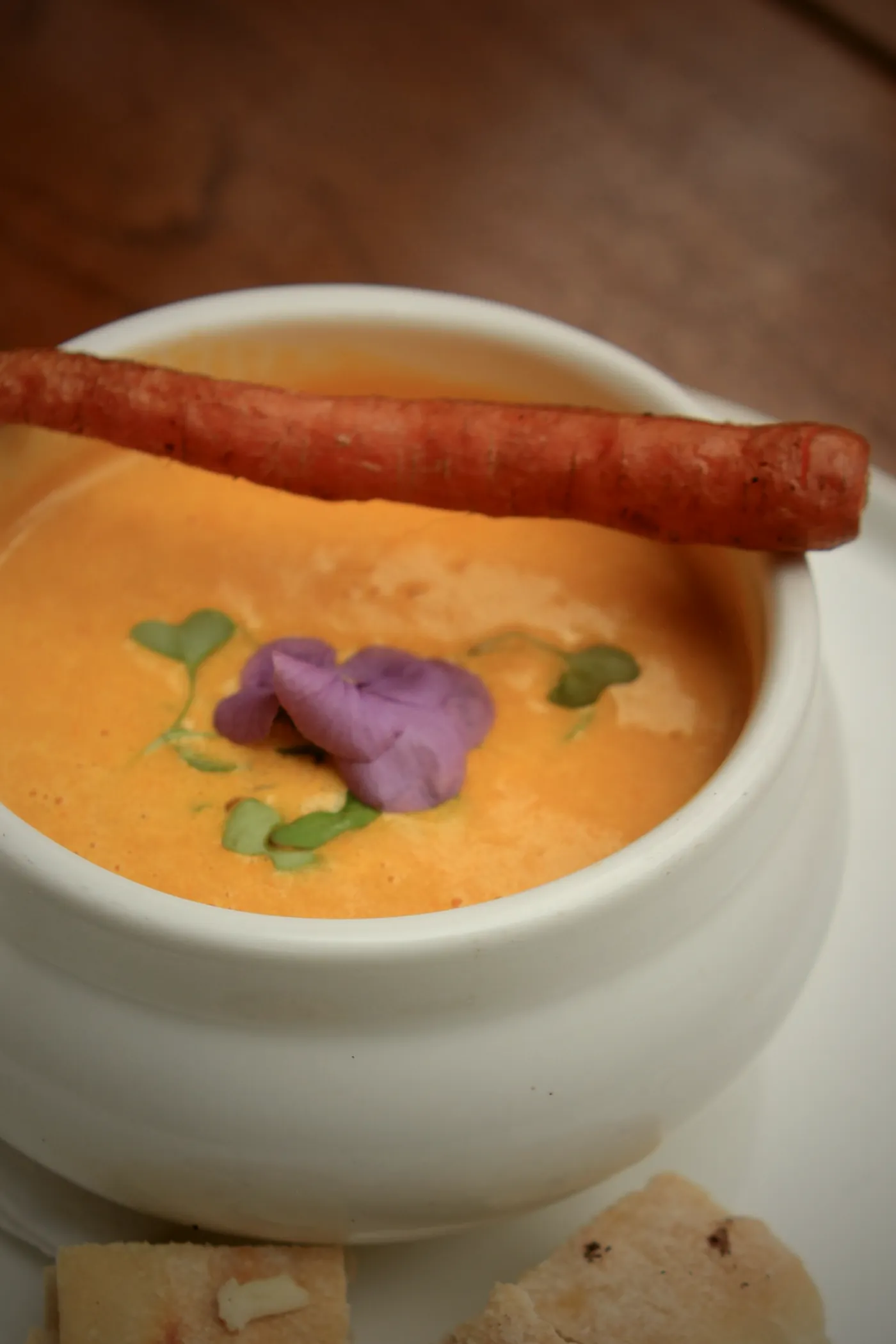 Crema de zanahoria y coco con croutons de masa madre